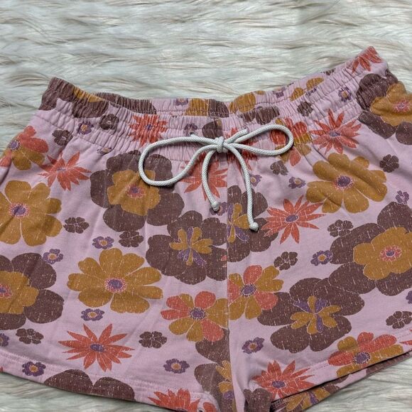 Urban Outfitters Out From Under Ellie Mid-Rise Sweatshort in Floral Milti - Picture 7 of 8